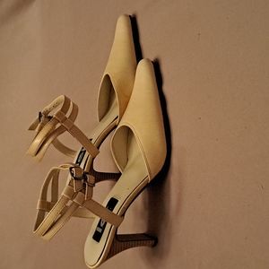 L.E.I., 8 1/2, off-white